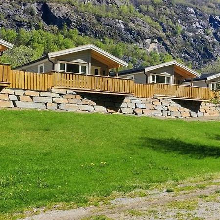 Lunde Camping Hotel Aurland Exterior photo