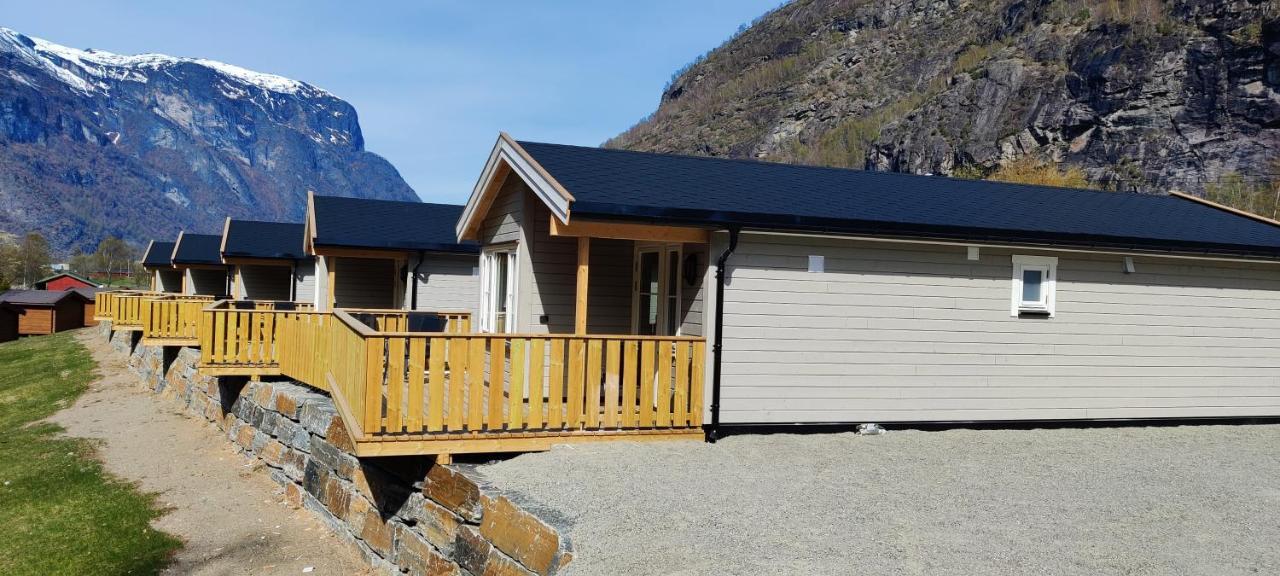 Lunde Camping Hotel Aurland Exterior photo