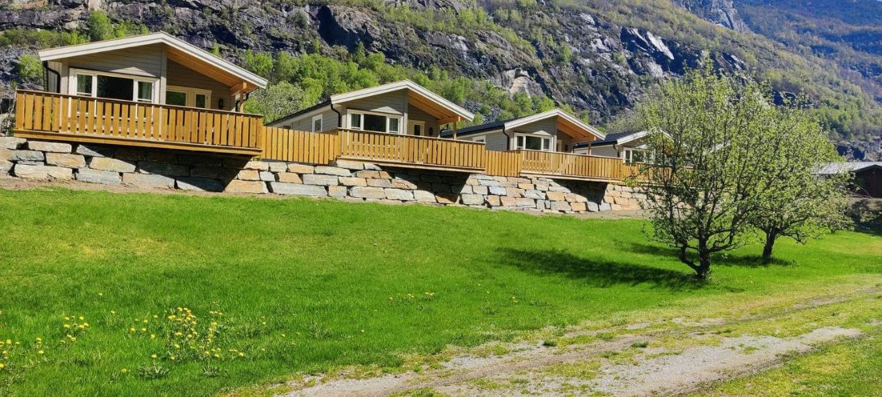 Lunde Camping Hotel Aurland Exterior photo